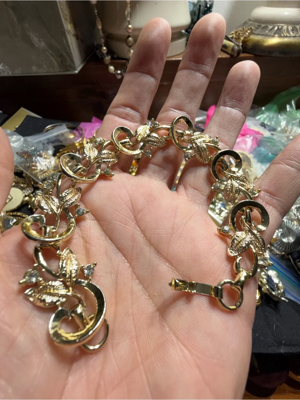 Vintage Gold Tone Leaf Rhinestone Bracelet